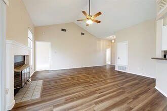 14504 Sandy Side Dr in Austin, TX - Building Photo - Building Photo