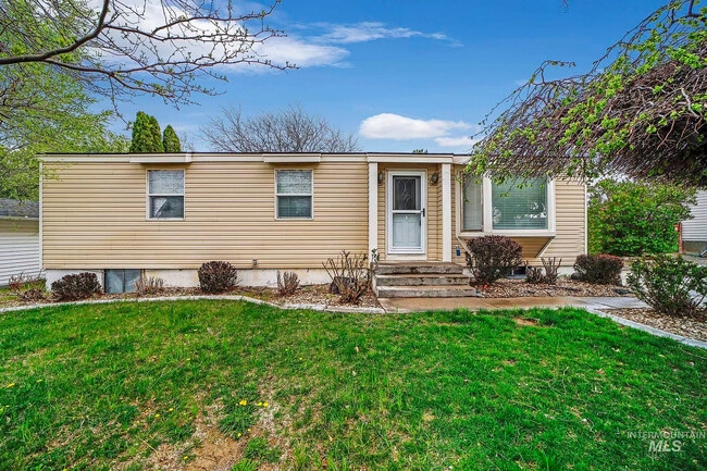 property at 1559 Aspen St