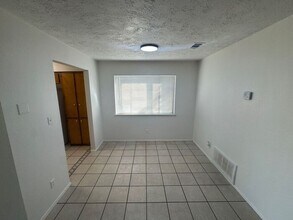 1318 Marlton St in San Marcos, TX - Foto de edificio - Building Photo