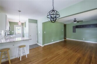 564 Parker Ave in Decatur, GA - Building Photo - Building Photo