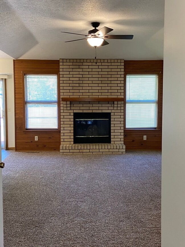 2817 W Katella Ln in Springfield, MO - Building Photo - Building Photo
