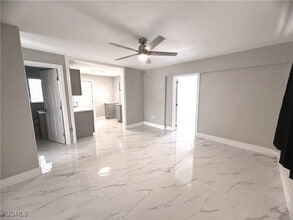 3350 Apache St in Ft. Myers, FL - Building Photo - Building Photo
