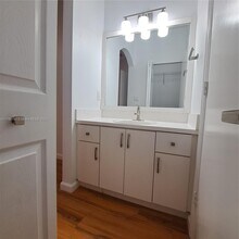 642 SW 106th Ave in Pembroke Pines, FL - Building Photo - Building Photo