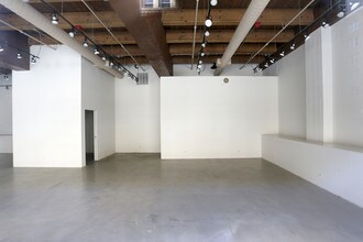 375 W Erie St in Chicago, IL - Building Photo - Interior Photo