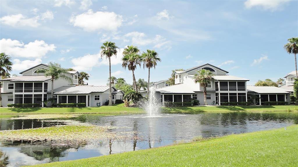 1340 Siesta Bayside Dr in Sarasota, FL - Foto de edificio