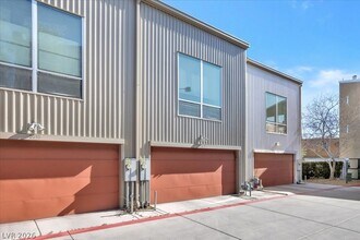 2014 Pin Oak Ave in Las Vegas, NV - Building Photo - Building Photo