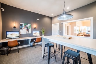 Trailside Flats in West Lafayette, IN - Foto de edificio - Building Photo