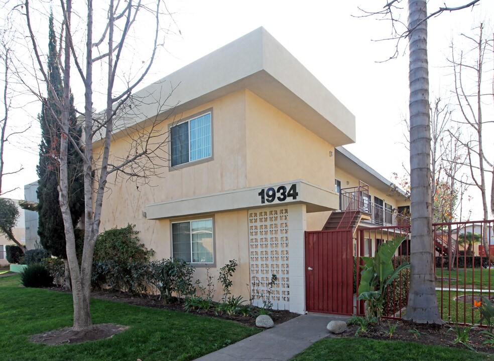 1934 E Wilson Ave in Orange, CA - Foto de edificio