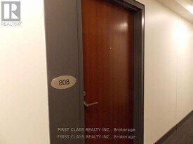 160 Flemington Rd in Toronto, ON - Building Photo