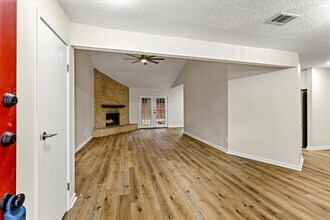 3315 Beaver Glen Dr in Houston, TX - Foto de edificio - Building Photo