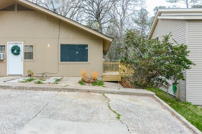 property at 51 Harbour Row Dr