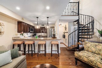 157 Calhoun St in Charleston, SC - Building Photo - Building Photo