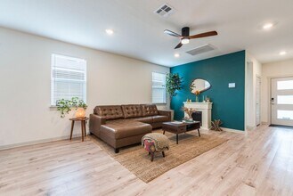 125 Cupreata Ln in Leander, TX - Building Photo - Building Photo