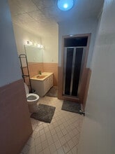 215 S Grand Ave in Okmulgee, OK - Foto de edificio - Building Photo