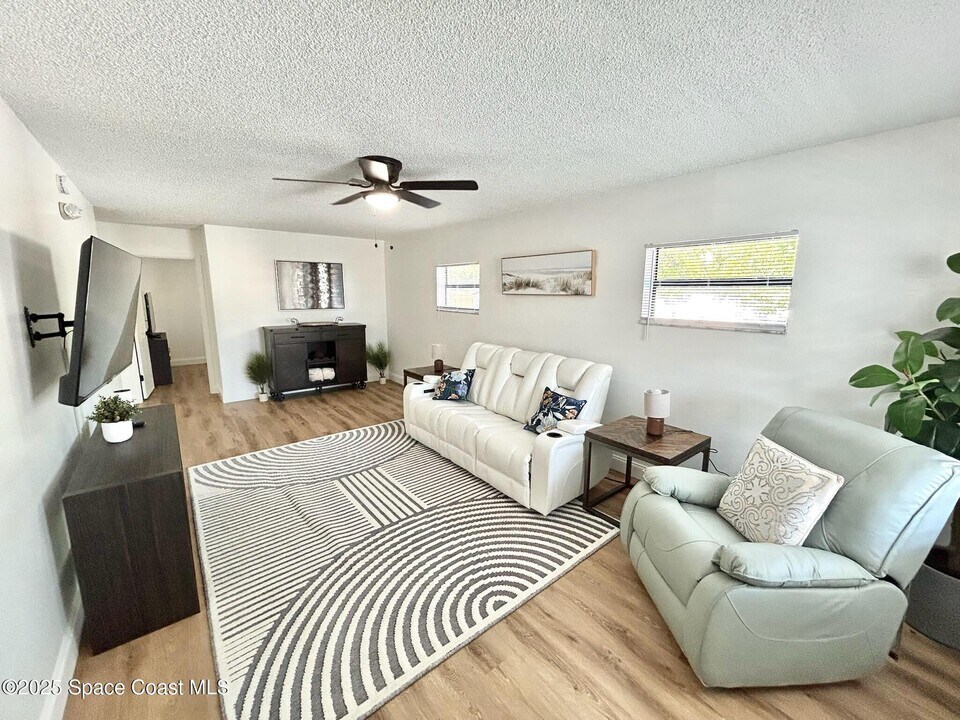 8110 Canaveral Blvd in Cape Canaveral, FL - Building Photo