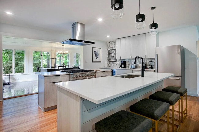 property at 1573 Cooper Lake Rd SE