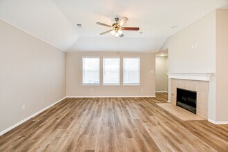 513 Colt Dr in Forney, TX - Foto de edificio - Building Photo