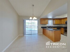 5311 Starhill Pl in Tampa, FL - Building Photo - Building Photo