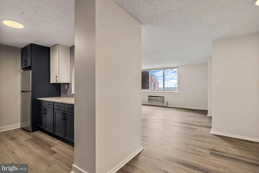 1500 Locust St, Unit 1B-3809 in Philadelphia, PA - Building Photo