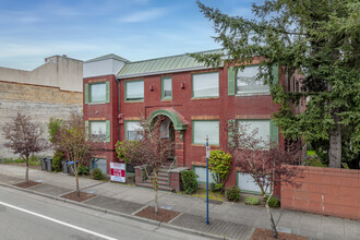 Burwell Apartments in Bremerton, WA - Building Photo - Building Photo