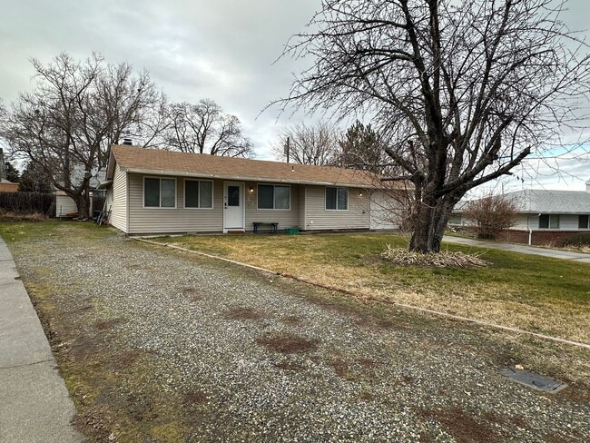 51 N Lyle St in Kennewick, WA - Building Photo - Building Photo