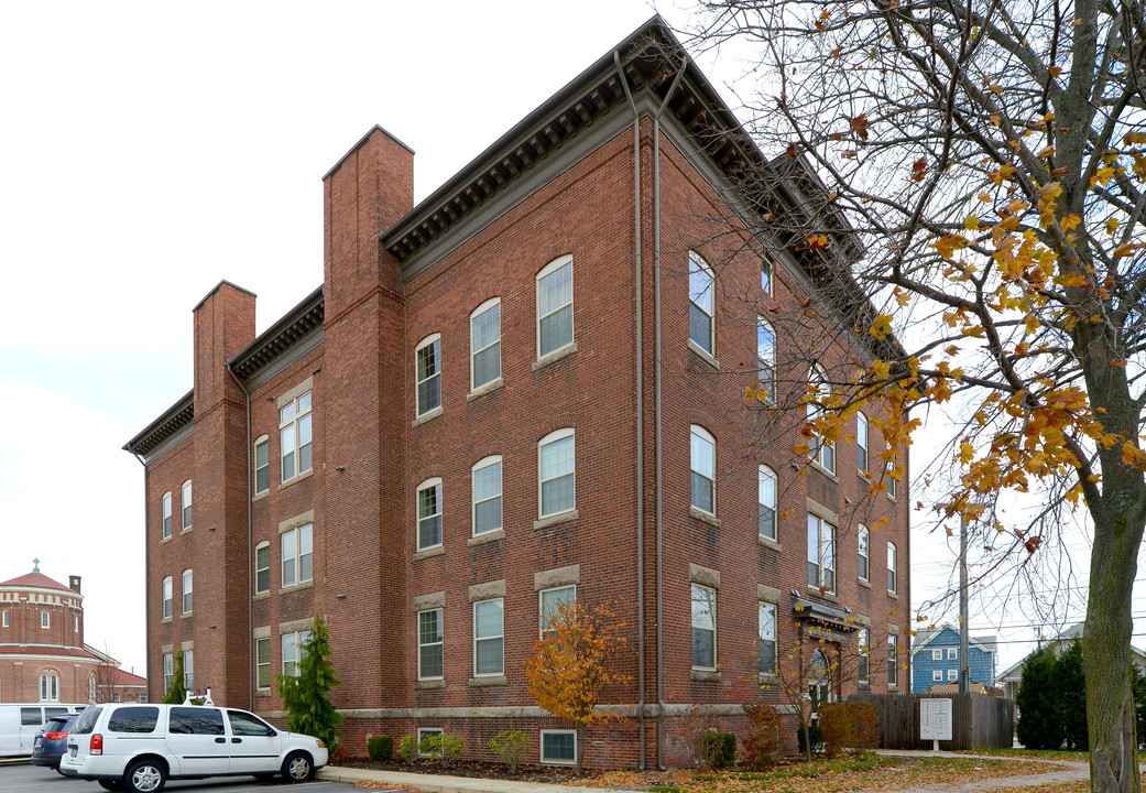 39 Webster St in Pawtucket, RI - Foto de edificio