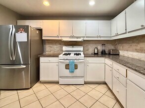 215 Piedmont Ave NE in Atlanta, GA - Building Photo - Building Photo