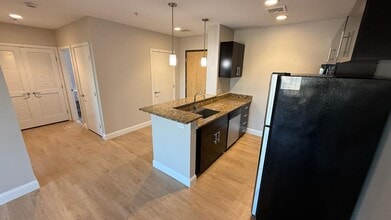 Renaissance Station Attleboro in Attleboro, MA - Foto de edificio - Interior Photo