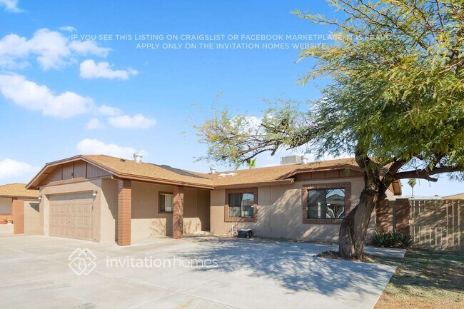 11102 W Glenrosa Ave, Unit E239 in Phoenix, AZ - Building Photo - Building Photo