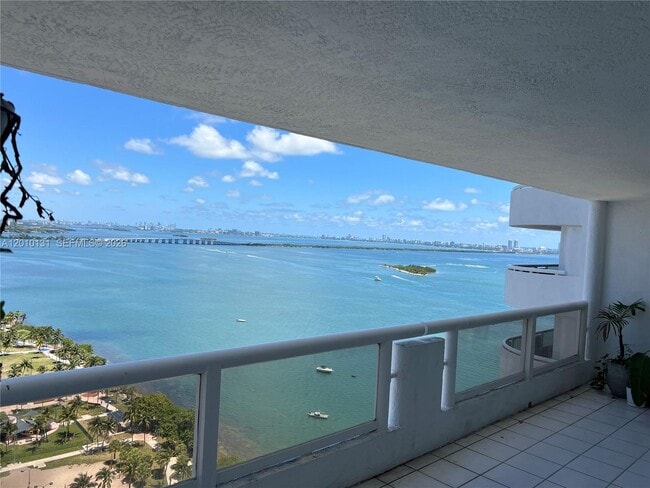 property at 1717 N Bayshore Dr