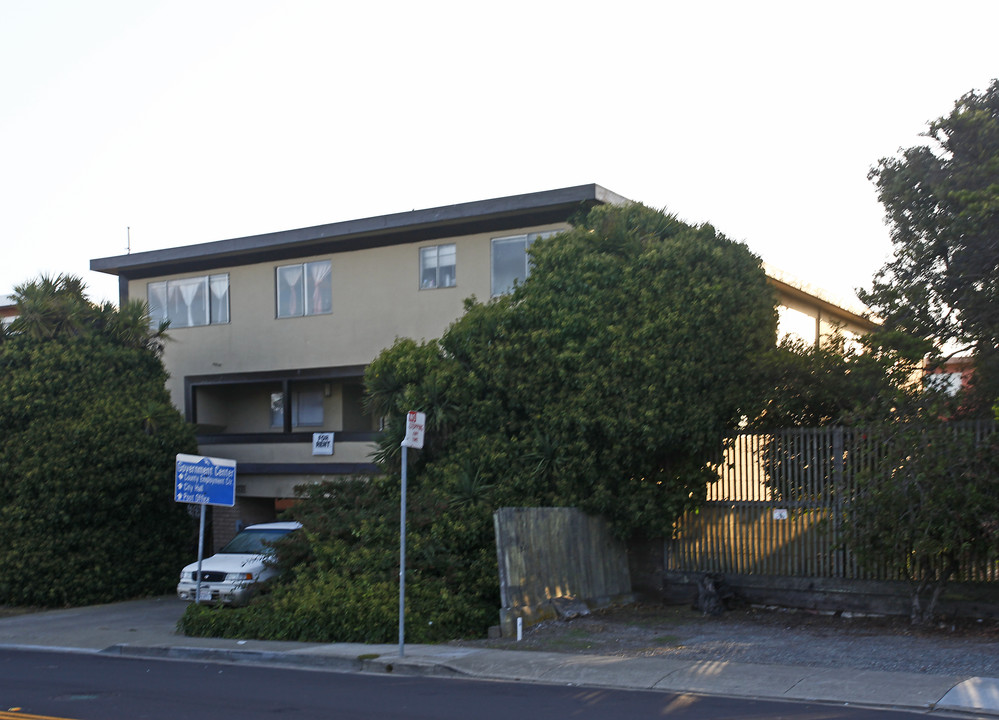 1535 Sullivan Ave in Daly City, CA - Building Photo