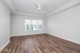 3275 Lenox Rd NE in Atlanta, GA - Building Photo - Building Photo