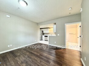 616 NE Adwick Dr in Beaverton, OR - Building Photo - Building Photo