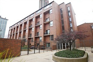 3700 N Lake Shore Dr in Chicago, IL - Building Photo