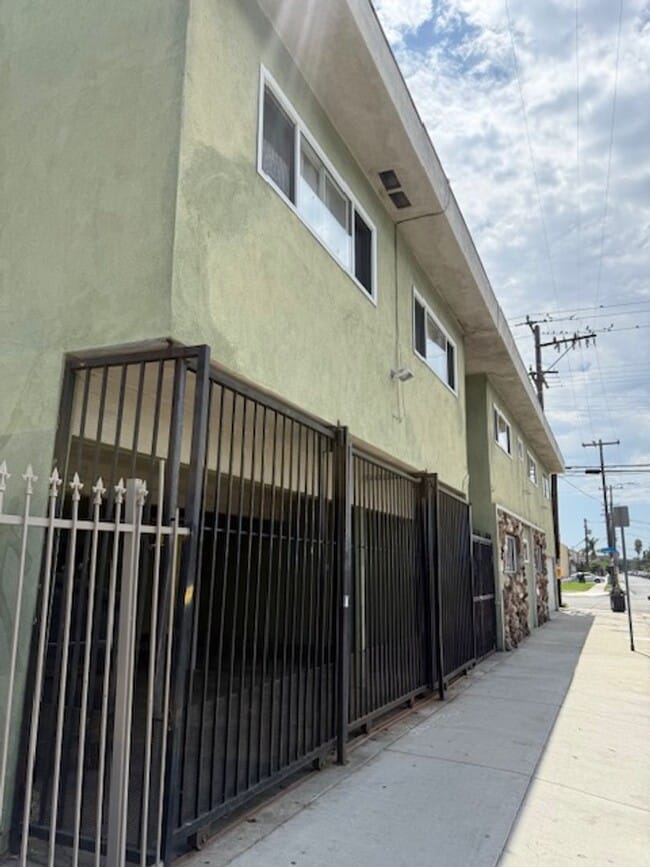 property at 10730 S Burin Ave