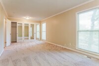 1330 Hillwood Dr photo'