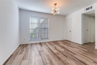 5881 Preston View Blvd in Dallas, TX - Building Photo - Building Photo