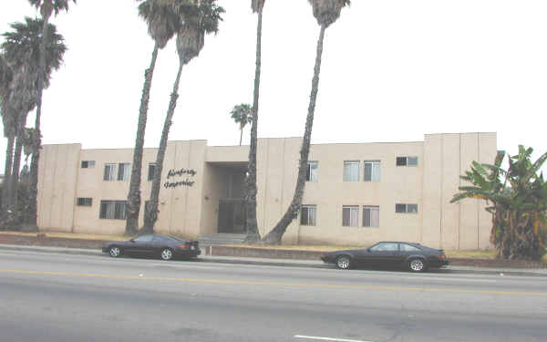 Fiveforty Imperial Apartments in Los Angeles, CA - Foto de edificio