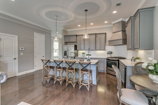 property at 1401 Pinnacle Park Ln