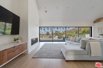 5265 Dahlia Dr in Los Angeles, CA - Building Photo - Building Photo