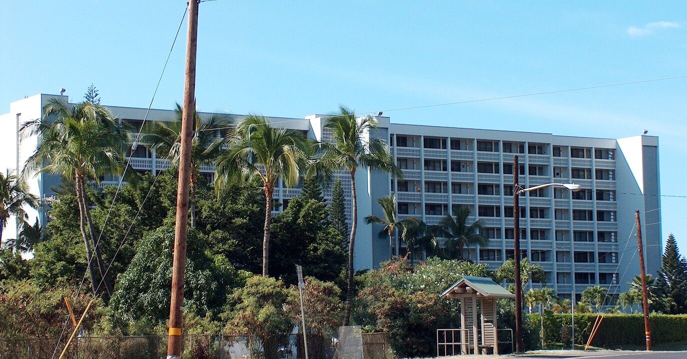 Makaha Beach Cabanas in Waianae, HI - Building Photo