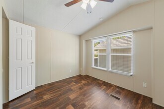 21864 Russell Dr in New Caney, TX - Building Photo - Building Photo