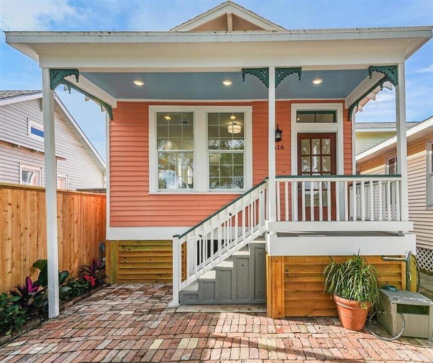 3616 Avenue P 1/2 in Galveston, TX - Building Photo