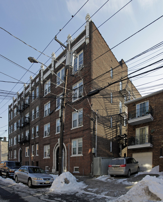 277 Virginia Ave in Jersey City, NJ - Building Photo - Building Photo