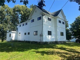 34 Lake Shore Rd in Fulton, NY - Building Photo