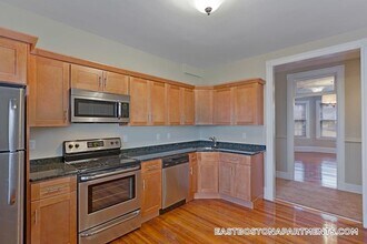 94 Gladstone St in Boston, MA - Building Photo - Building Photo
