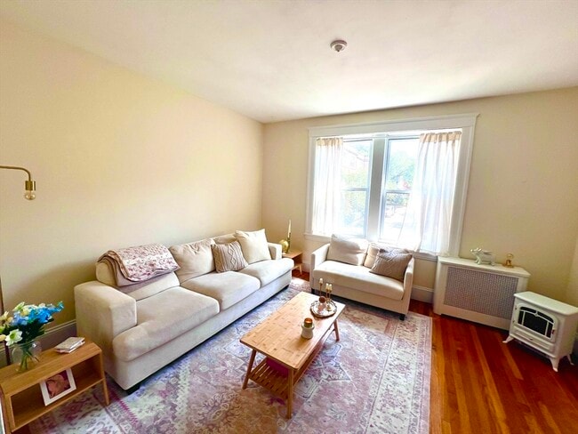 235 Freeman St, Unit 3 in Brookline, MA - Building Photo - Building Photo