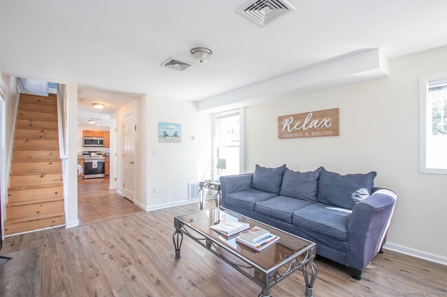 85 Melba St in Milford, CT - Building Photo - Building Photo