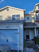 815 Muth Ln, Unit 815 Muth Lane in Virginia Beach, VA - Building Photo