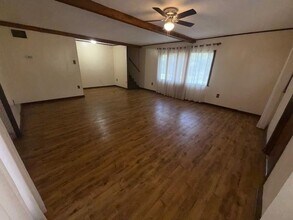 10195 Wilke Rd in Kingsbury, TX - Building Photo - Building Photo